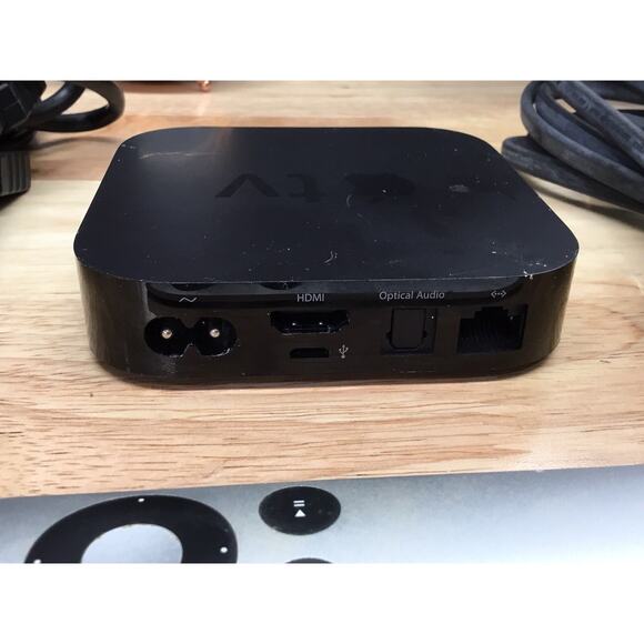 Apple TV (3rd Generation) 8GB Digital HD Media Streamer - Black TESTED - Picture 3 of 9